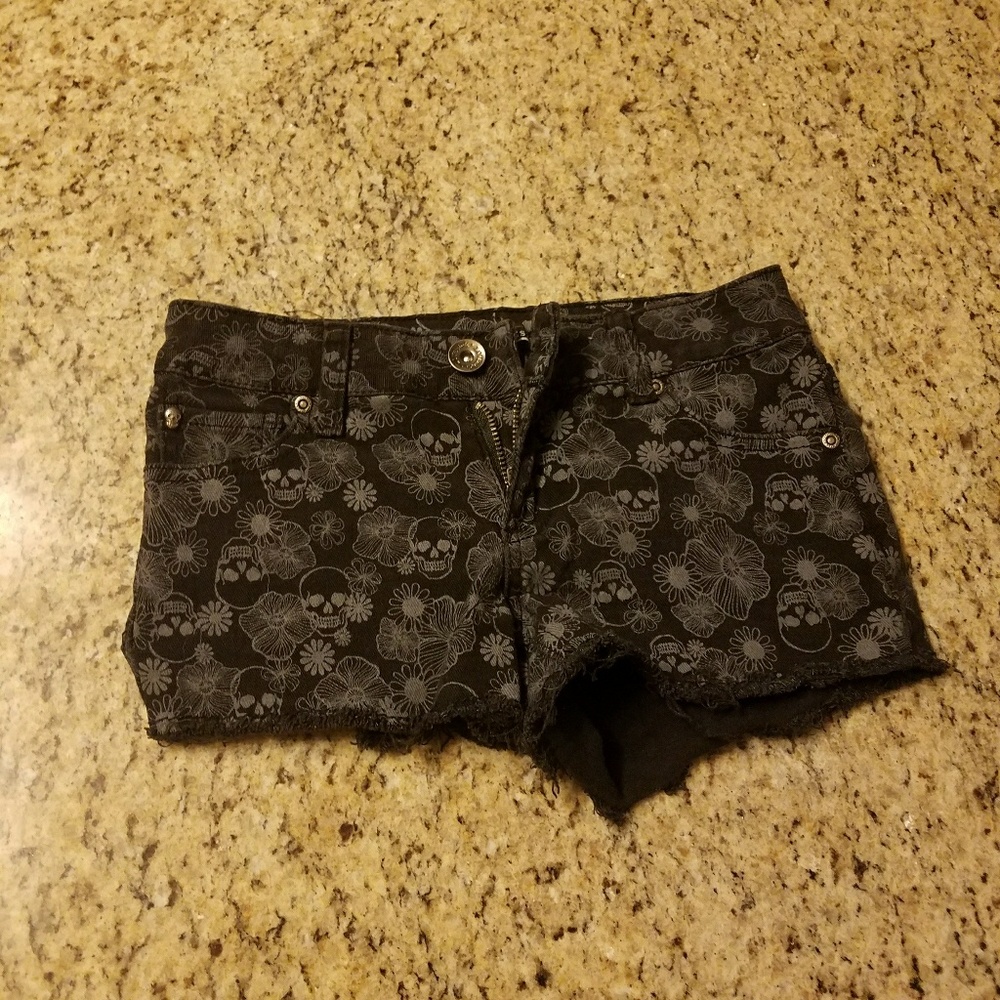 Lovesick shorts! 💀